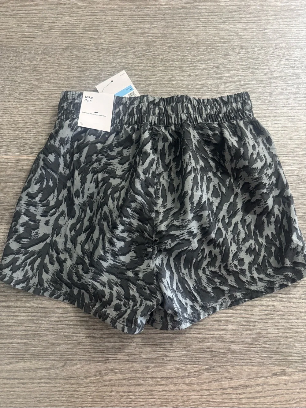 Nike One Kids Animal Print Shorts Size M Dri-Fit Athletic Shorts Grey